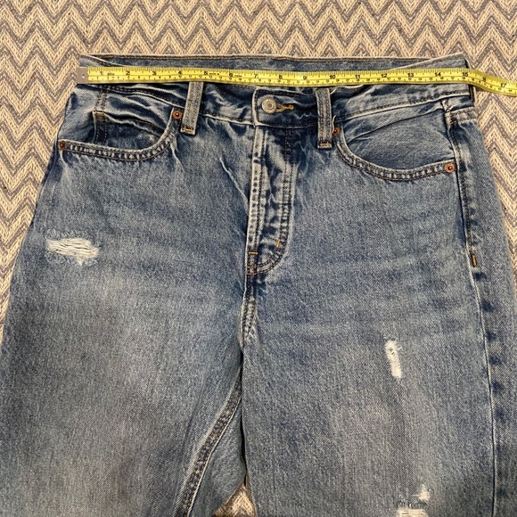 Old Navy Women’s High-Rise Slouchy Straight Distressed Jeans Size 4 - Picture 6 of 9